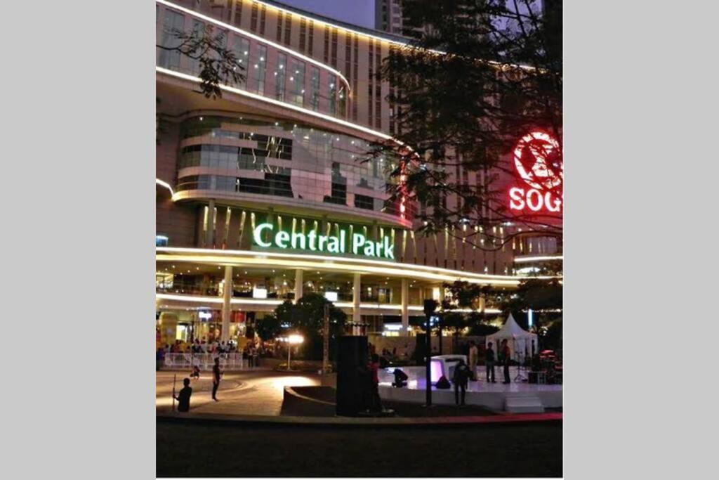 1 Bedroom Apartment Near Central Park Mall Джакарта Экстерьер фото