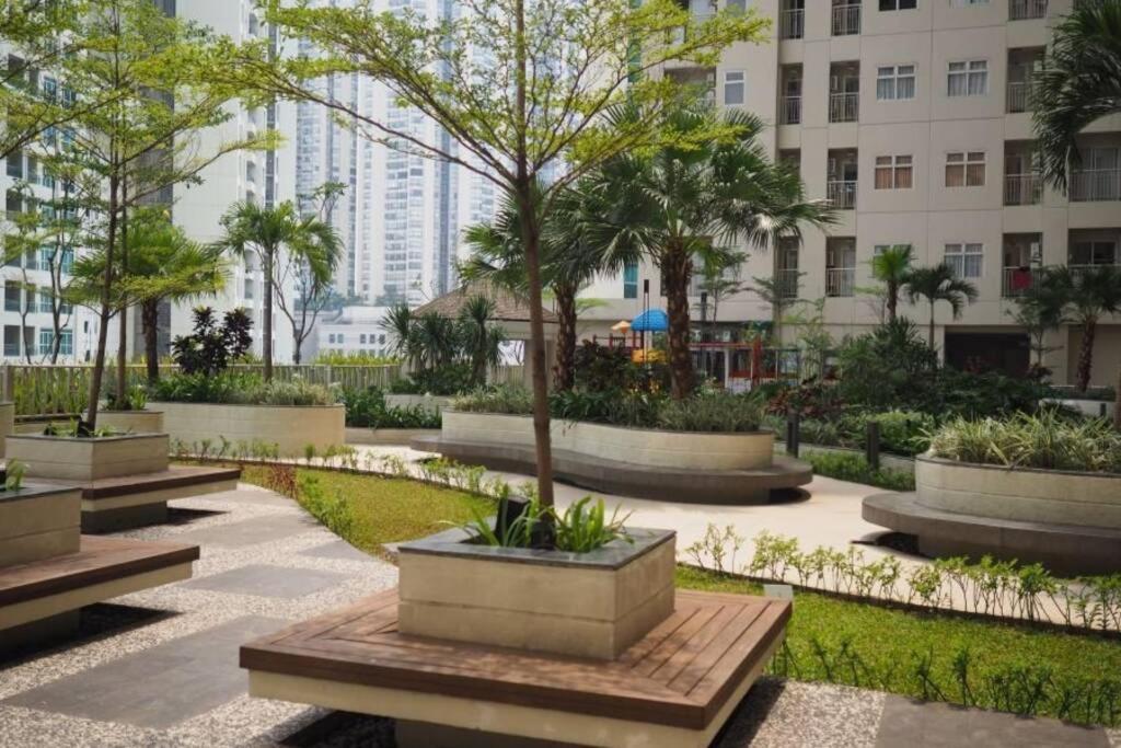 1 Bedroom Apartment Near Central Park Mall Джакарта Экстерьер фото