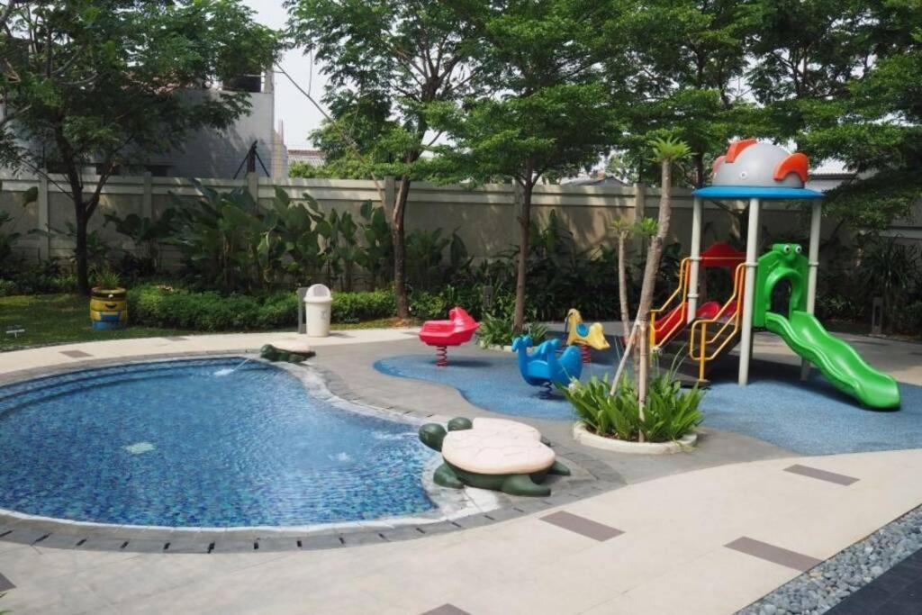 1 Bedroom Apartment Near Central Park Mall Джакарта Экстерьер фото